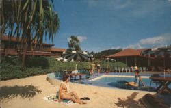 Maui Palms Resort Hotel Pool Area, Kahului, HI Postcard