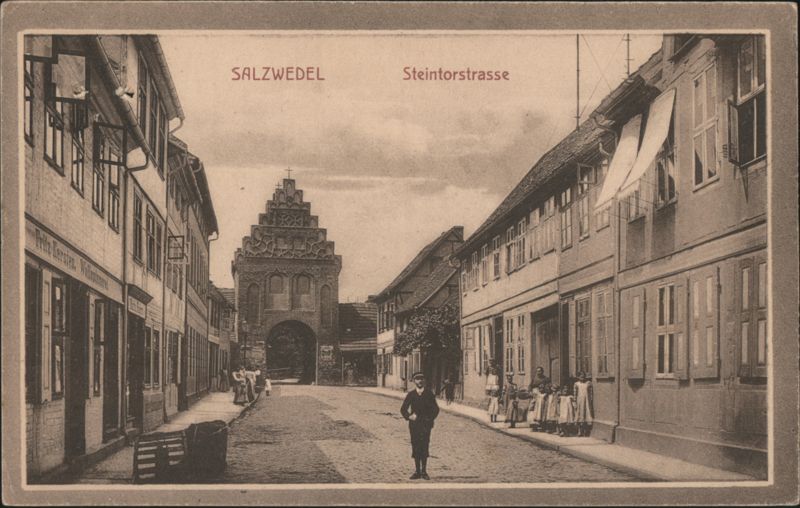 Salzwedel Steintorstrasse with Gate
