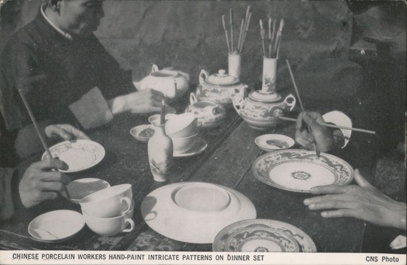 Chinese Porcelain Workers Hand-Paint Dinner Set Taiwan