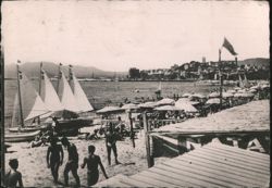 La Plage et le Suquet, Cannes Postcard