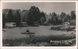 Browne's Cottage Court and Boat Yard, Portland, ON Postcard