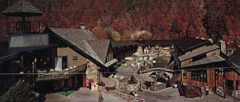 Midtown Lodge Gatlinburg, TN - Heated Pool & Suites Tennessee