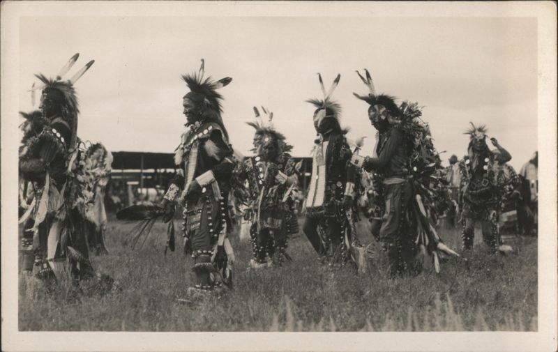 Native American Dancers in Traditional Regalia Native Americana