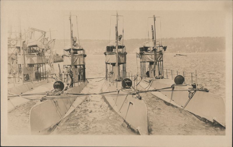 US Navy D-Class Submarines D-1, D-2, and D-3 Ships