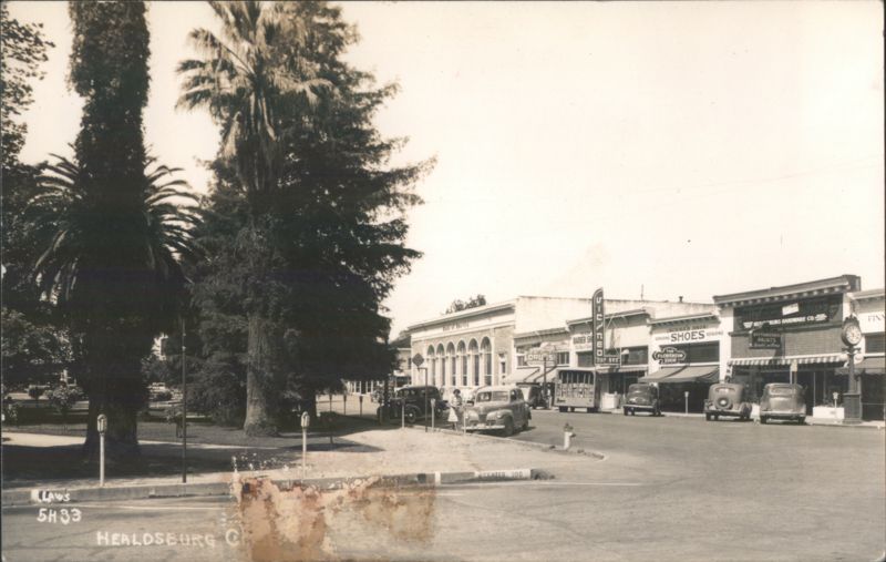 Healdsburg Plaza and Bank of America, California