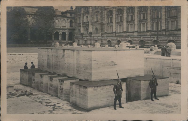 Kriegerdenkmal Memorial with Soldiers in Munich Germany
