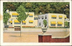 The Oval Inn, Grand Haven, Michigan Postcard