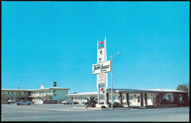 TraveLodge Motel Exterior & Large Sleepy Bear Sign Willcox Arizona