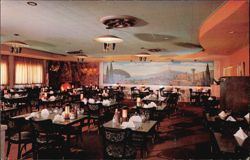 Joe Petrelli's Airport Cafe, Pompeian Room Interior Postcard