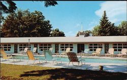 Davis' Motel & Housekeeping Cottages Swimming Pool Postcard