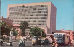 State Bank of Pakistan, Street Scene with Traffic Postcard