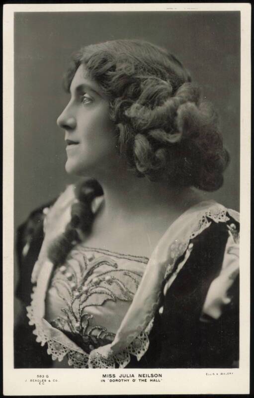 Julia Neilson in Dorothy o' the Hall