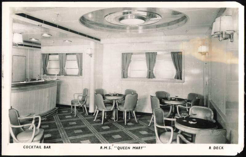 RMS Queen Mary, Cocktail Bar on R Deck Interiors