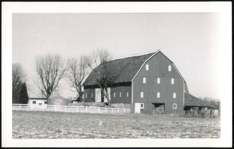 Modern Bank Barn North of Frankfort Indiana