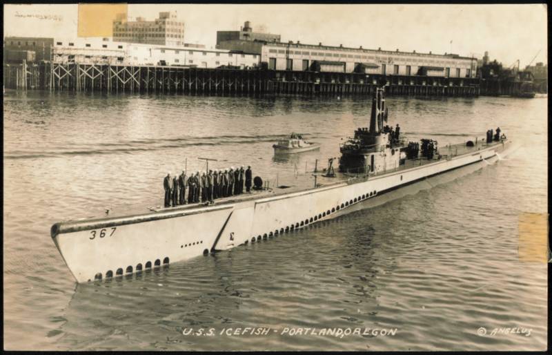 USS Icefish SS-367 Submarine with Crew on Deck Portland Oregon