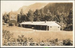 Kitten Kat Motel on Stevens Pass Highway, Cascade Mts. Postcard
