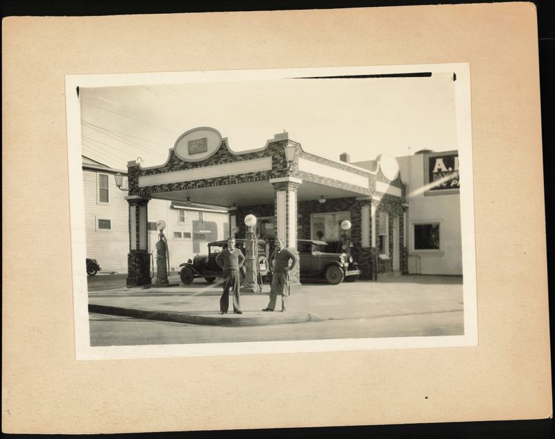 Graysburg Oil Co. Kilnoc Bluegas Station, 1928 Gas Stations