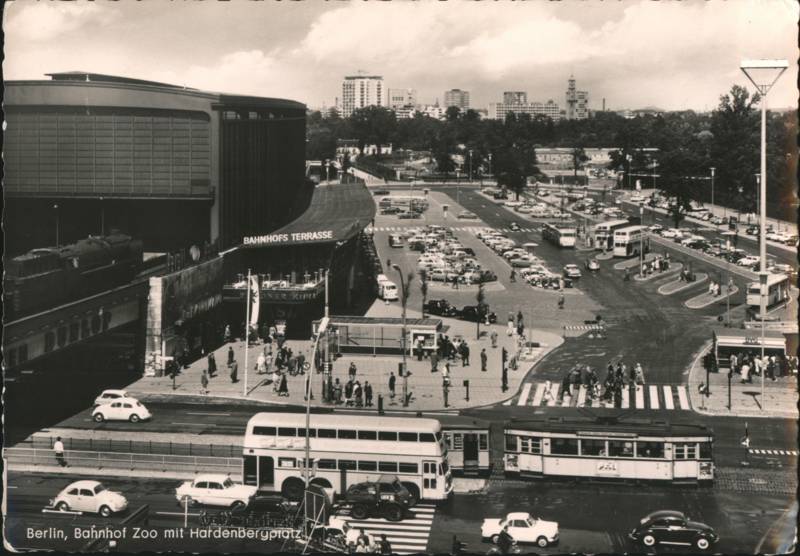 Bahnhof Zoo mit Hardenbergplatz, Trams and Buses