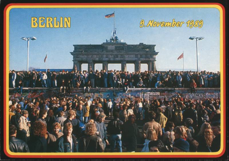 Fall of Berlin Wall at Brandenburg Gate, Nov 9 1989