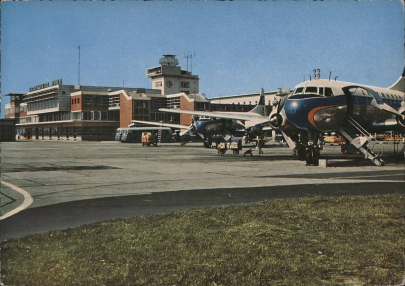 Rhein-Main-Flughafen Terminal & Lufthansa Airplanes