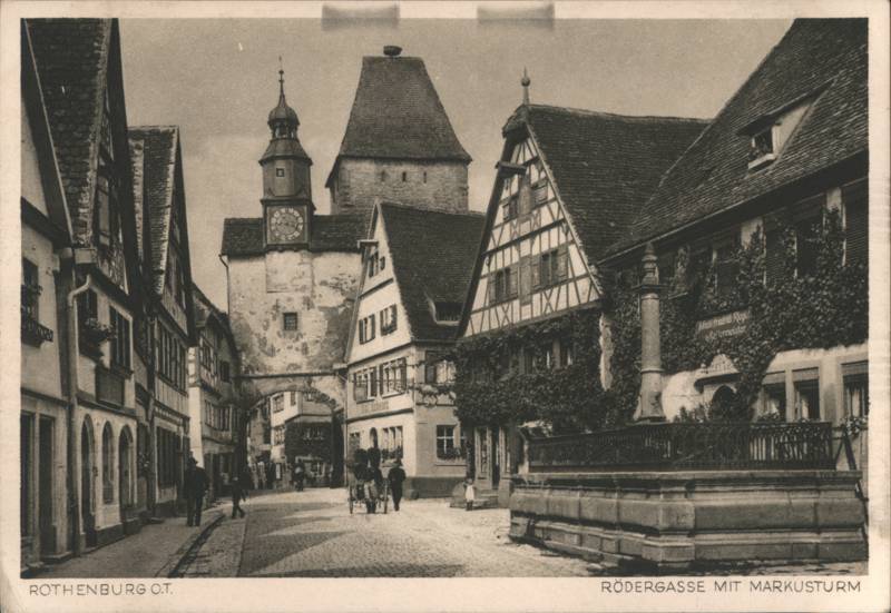 Rödergasse mit Markusturm and Historic Fountain