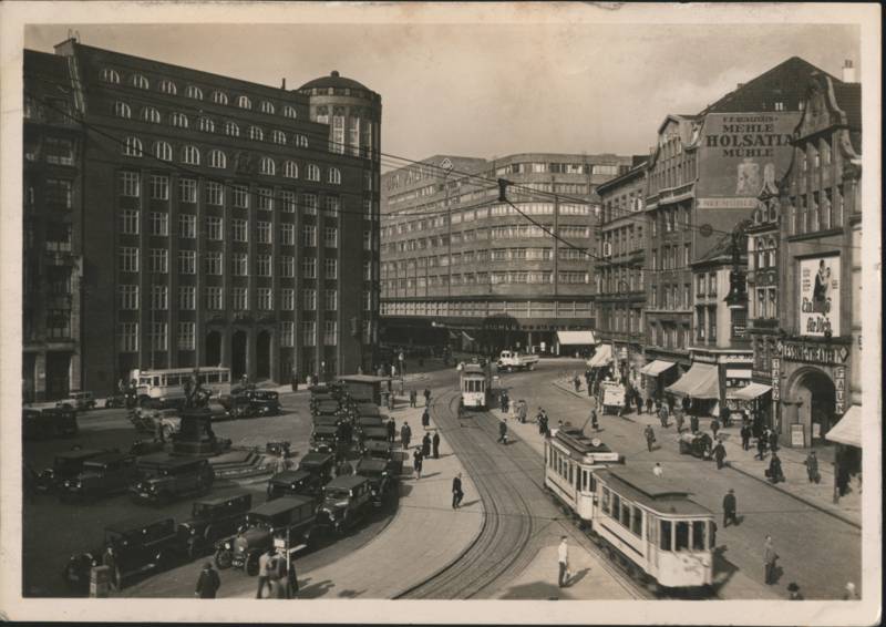Gänsemarkt with UFA-Palast, Trams & Automobiles