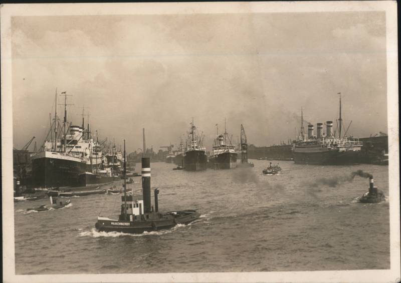 Kaiser Wilhelm-Hafen, Ships & Tug Maakenwaerder