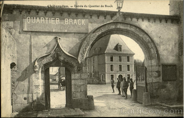 Chateaudun Entrée Du Quarlier De Brack France