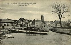 Zwaaiende Boat En Torenzicht Bateau Virant Et Vue De La Tour Postcard