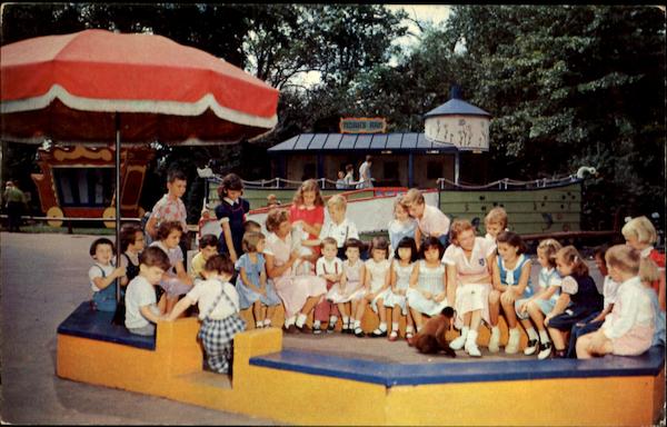 Pet Ring, Zoological Park Detroit Michigan