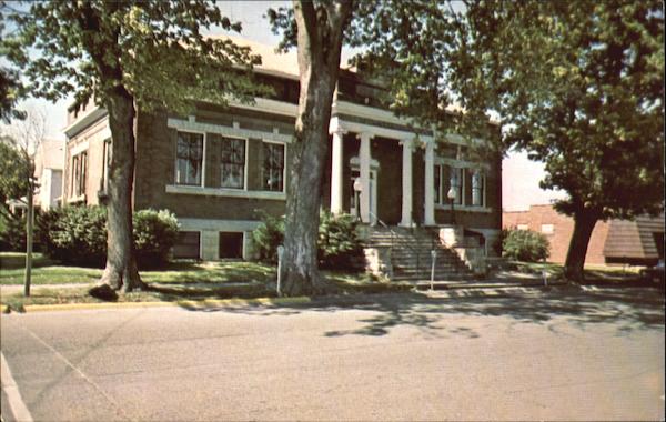 Maquoketa Free Public Library, 126 South Second Street Iowa