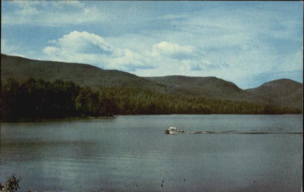 Boating On Lake Toxaway North Carolina