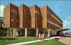 Holiday Hospital, 92 W. Miller Street Postcard