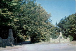 Entrance To Duncan Memorial Park Postcard