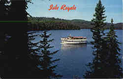 Excursion Boat taking passengers to Beautiful Isle Royale Postcard