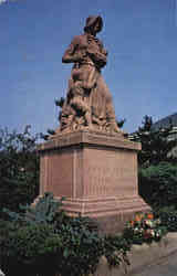 NSDAR Memorial to the Pioneer Mothers Postcard