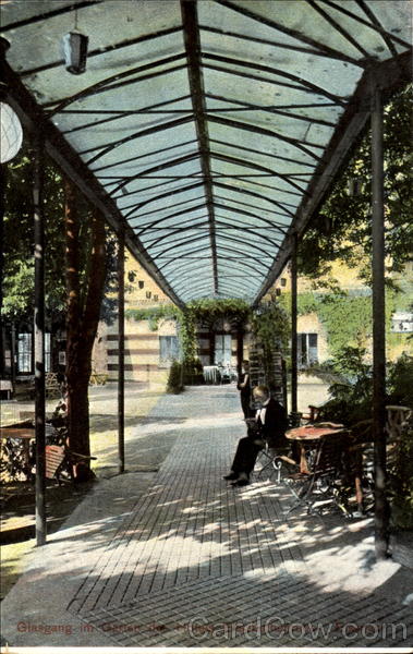 Glasgang im Garten des Hotels Elisabethenruhe. Eisenach Germany