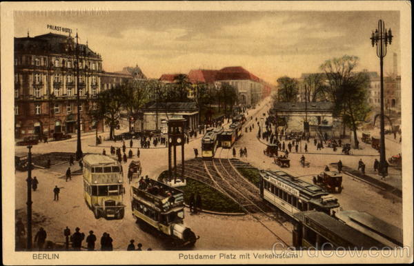 Potsdamer Platz mit Verkehrsturm Berlin Germany