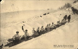 Sports d'hiver en Suisse. Une partie de luge à la montée Scenic, Switzerland Postcard Postcard