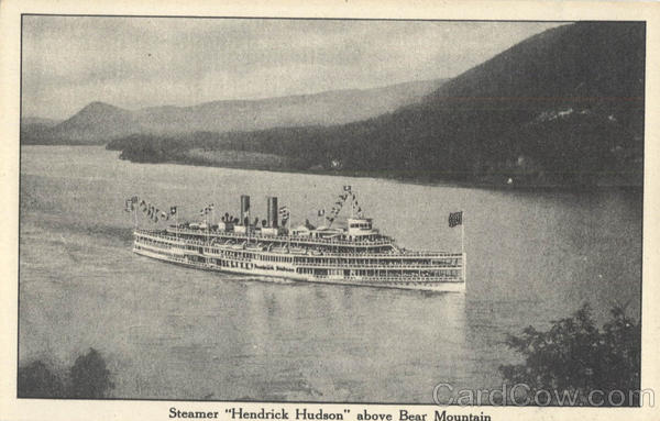 Steamer Hendrick Hudson above Bear Mountain Boats, Ships