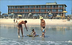 Holiday Sands Motor Inn, Oceanfront at 11th Street Virginia Beach, VA Postcard Postcard