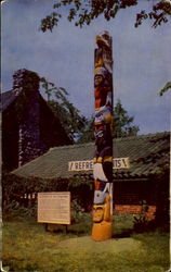 Benson Wild Animal Farm, Totem Pole Hudson, NH Postcard Postcard