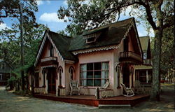 Famous Gingerbread Cottage, Oak Bluffs Postcard