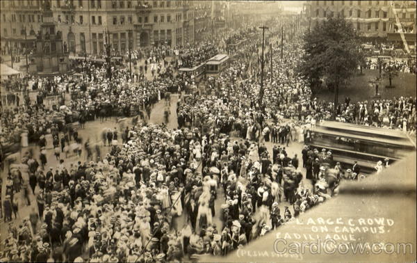 1912 Large Crowd On Campus Cadillaque Detroit Michigan