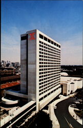 The Hilton Hotel Of Philadelphia, The University of Pennsylvania Campus Civic Center Boulevard at 34th St Postcard