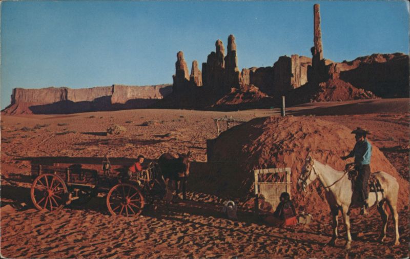 Navajo Family in Monument Valley Native Americana