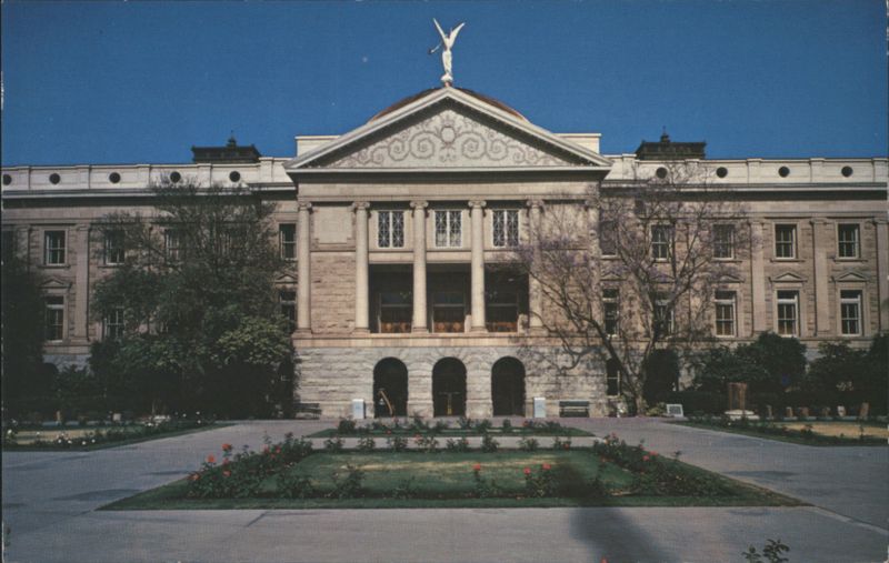 State Capitol, Phoenix, Arizona J. TROMBETTA PHOTO