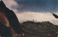 Nuuanu Pali, Oahu, Hawaii Postcard