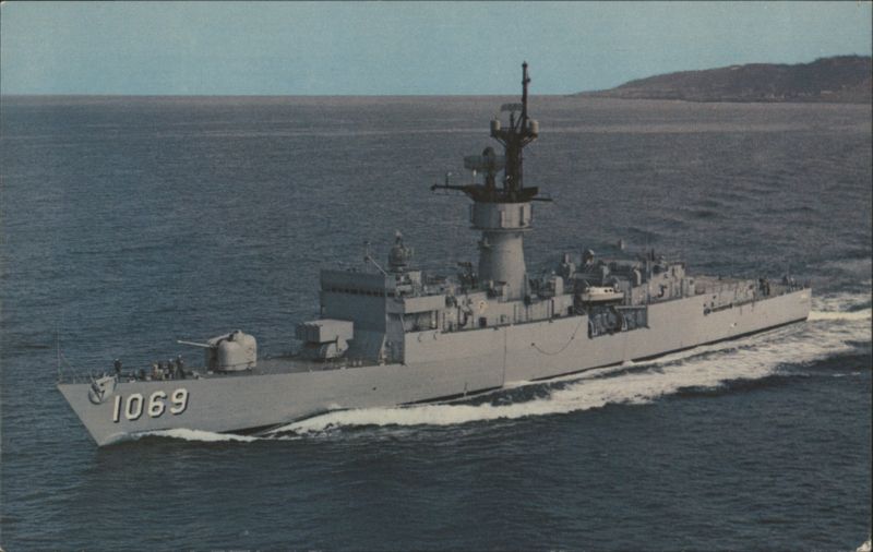U.S.S. Bagley (DE-1069) at Sea Ships