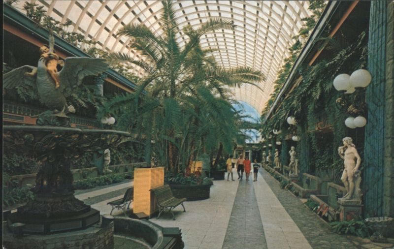 Kapok Tree Inn, Entrance Mall, Clearwater, FL Florida